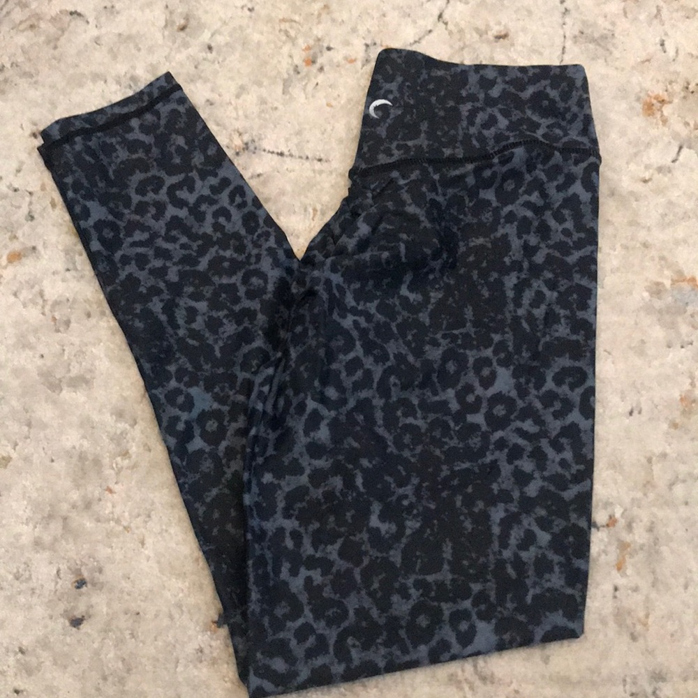 Zyia crunched butt leopard print leggings